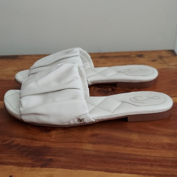 Sam Edelman White Quilted Slide Sandals, Size 9 - Picture 4 of 12